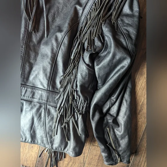 Harley Davidson Women Large MIRAGE Black Leather Fringe Jacket w/ Metal Emblem